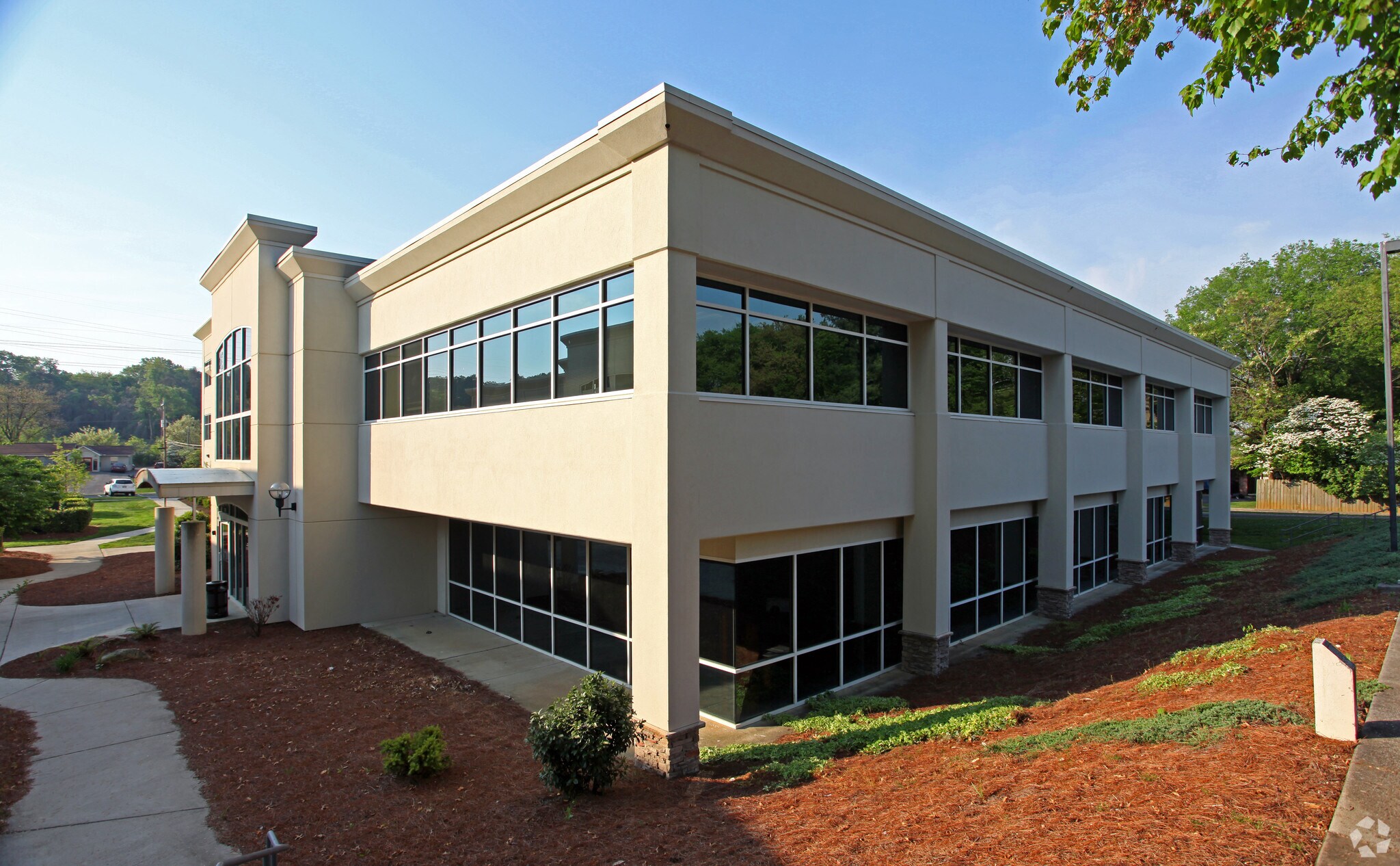 4709 Papermill Dr, Knoxville, TN à louer Photo principale– Image 1 sur 10