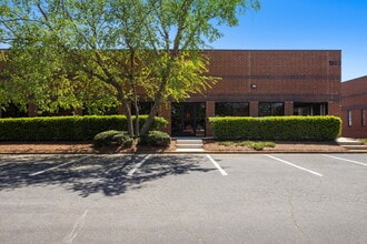 1803 Associates Ln, Charlotte, NC à louer Photo intérieure– Image 1 sur 40