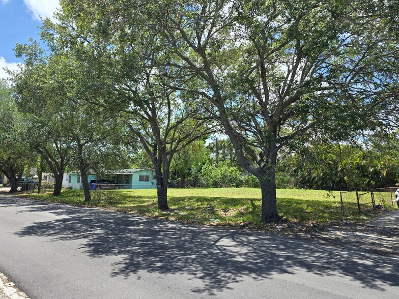 833-839 NW 12th Ave, Fort Lauderdale, FL à vendre - Photo de l’immeuble – Image 2 sur 8