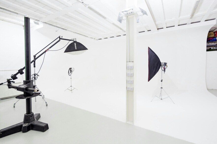 1-1A Cullen Way, Londres à louer - Photo de l’immeuble – Image 3 sur 6