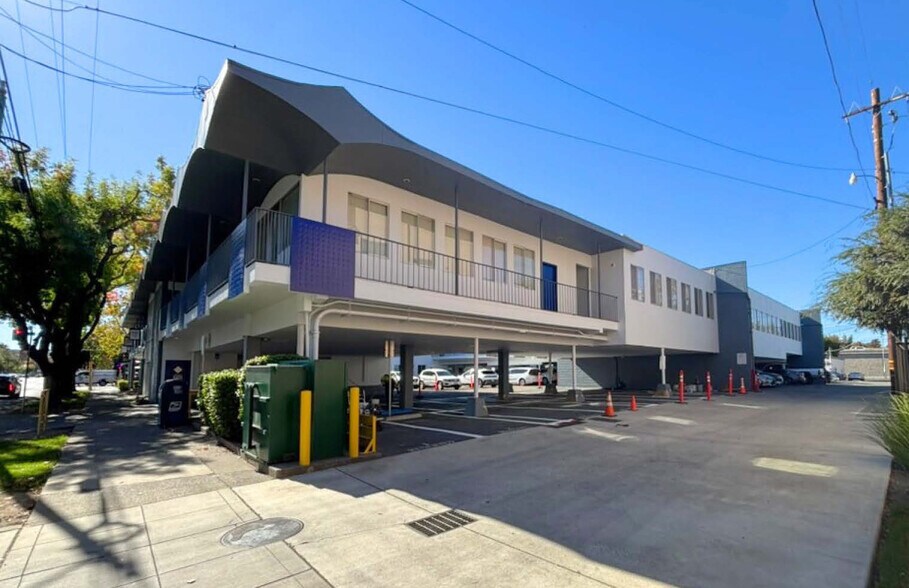 930 Alhambra Blvd, Sacramento, CA à louer - Photo de l’immeuble – Image 3 sur 26