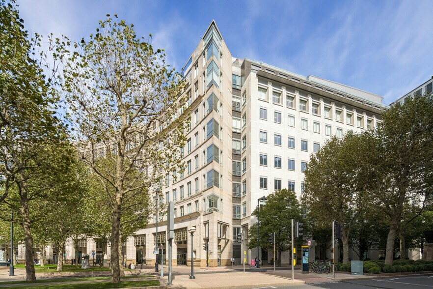 9-11 Westferry Circ, Londres à louer - Photo de l’immeuble – Image 2 sur 41