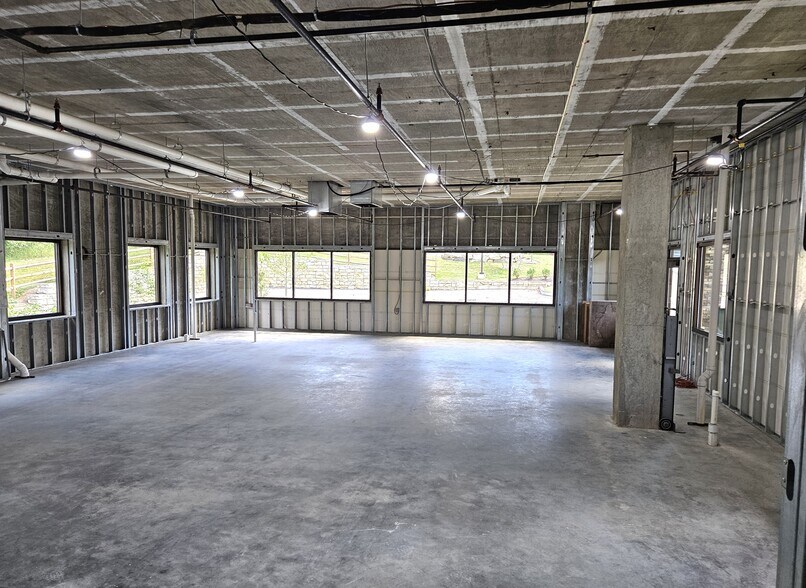 3407 West Chester Pike, Newtown Square, PA à louer - Photo de l’immeuble – Image 3 sur 8