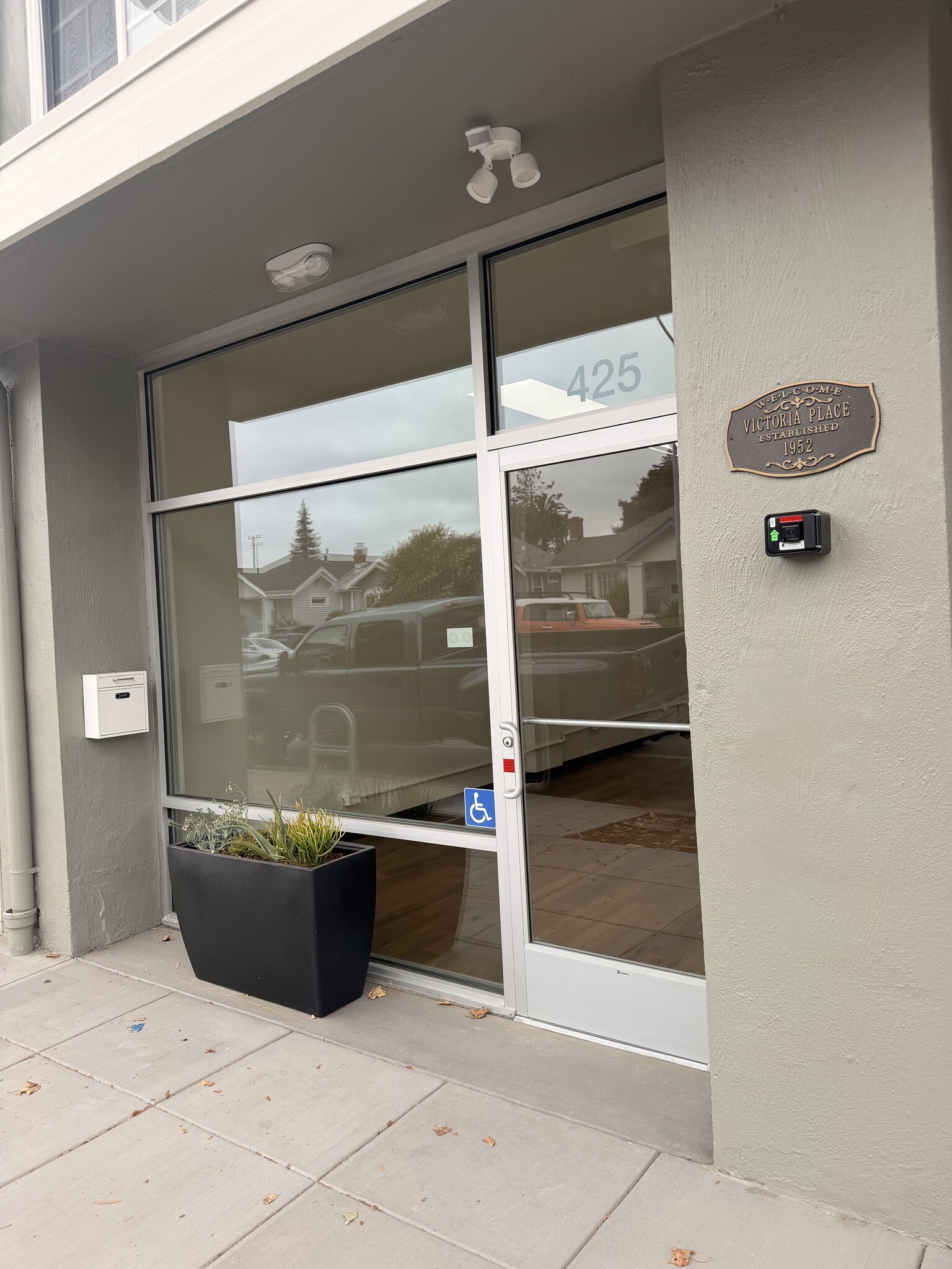 423-425 Bancroft Ave, San Leandro, CA à louer Photo intérieure– Image 1 sur 15