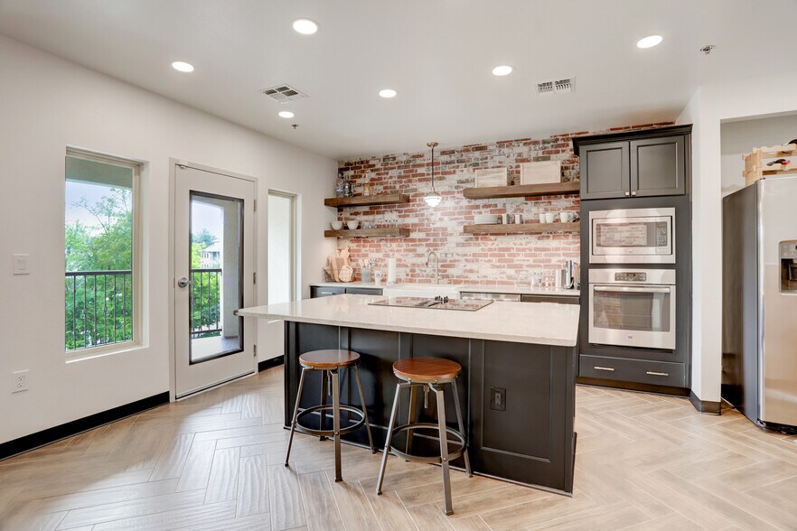 6544 Greatwood Pky, Sugar Land, TX à louer - Photo intérieure – Image 3 sur 21