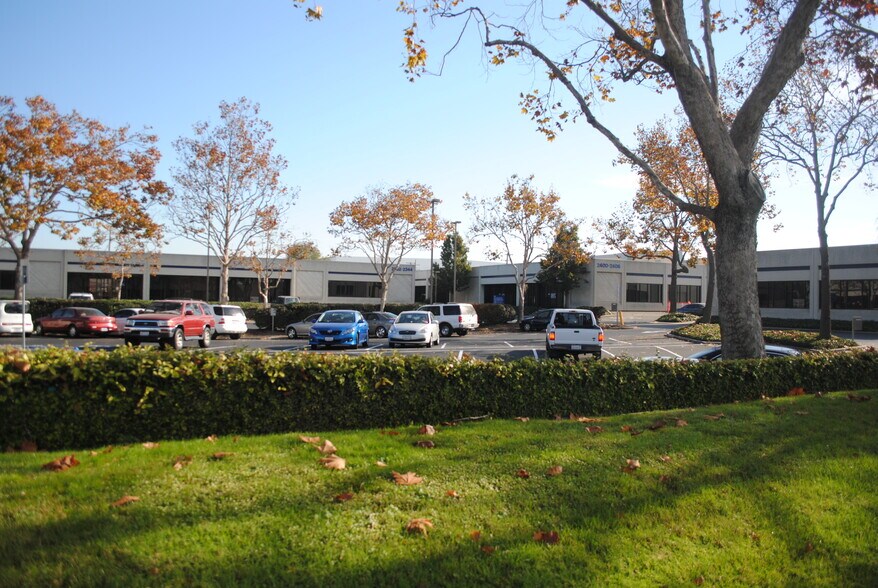 1821-1827 Marina Blvd, San Leandro, CA à louer - Photo de l’immeuble – Image 2 sur 7