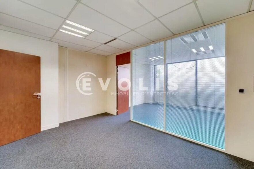 Bureau dans Torcy à louer - Photo de l’immeuble – Image 2 sur 2