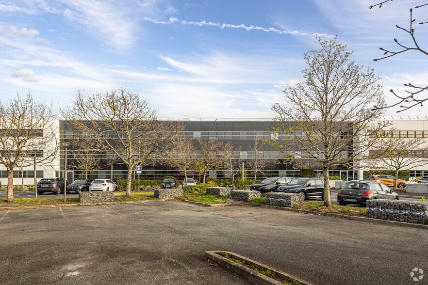 16 Avenue Pythagore, Mérignac à louer - Photo de l’immeuble – Image 3 sur 8