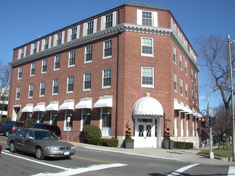 1 E Putnam Ave, Greenwich, CT à louer - Photo de l’immeuble – Image 2 sur 8