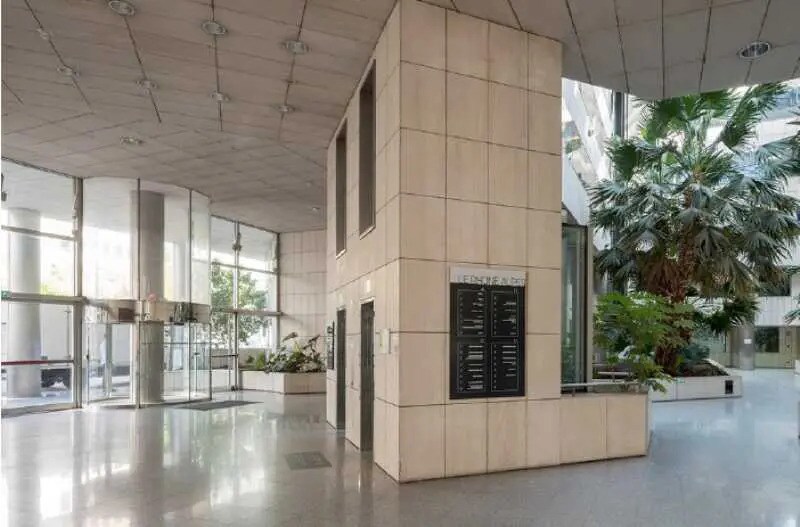 Bureau dans Lyon à vendre - Hall d’entrée – Image 3 sur 13