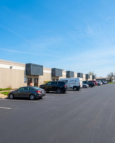 5742-5797 Park Plaza Ct, Indianapolis, IN à louer - Photo de l’immeuble – Image 3 sur 4