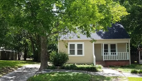 7 Properties for Sale in Huntsville, TX portefeuille de 7 biens à vendre sur LoopNet.fr - Photo principale – Image 2 sur 7