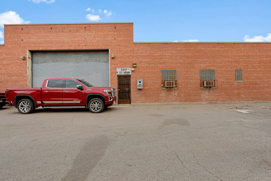 220 N Saint Vrain St, El Paso, TX à vendre - Photo de l’immeuble – Image 2 sur 53