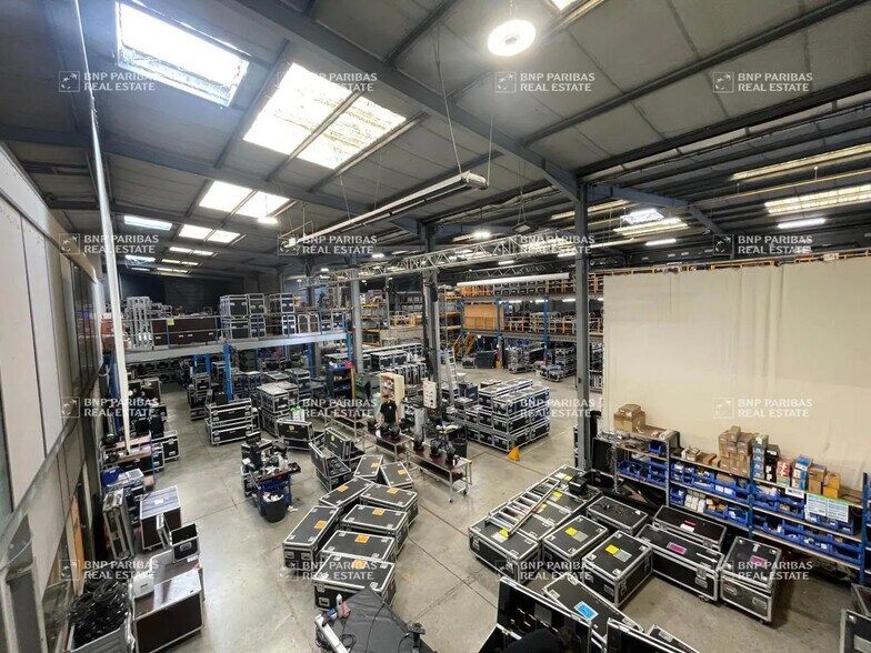 Local d’activités dans Saint-Jeannet à louer - Photo de l’immeuble – Image 3 sur 9