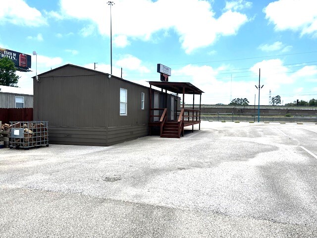 22318 Interstate 45, Spring, TX à louer Photo de l’immeuble– Image 1 sur 1