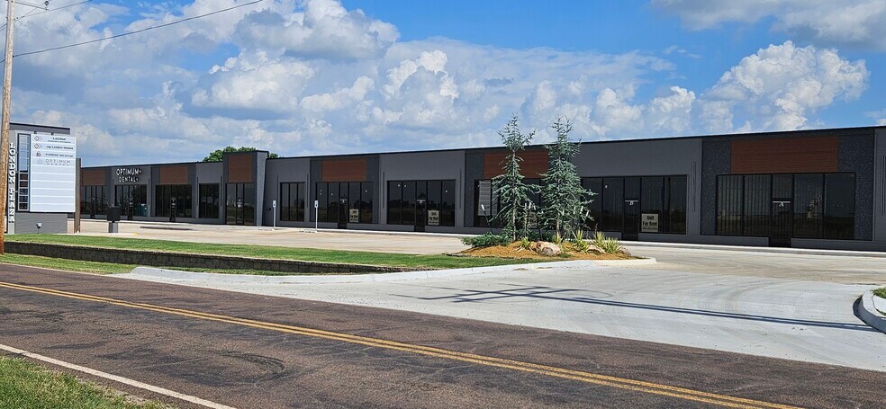 550 NE 24th St, Newcastle, OK à louer - Photo de l’immeuble – Image 3 sur 14