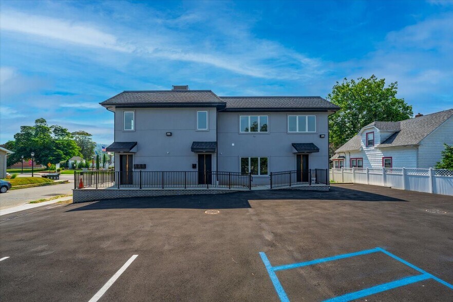 1108 McBride Ave, Woodland Park, NJ à vendre - Photo de l’immeuble – Image 3 sur 5