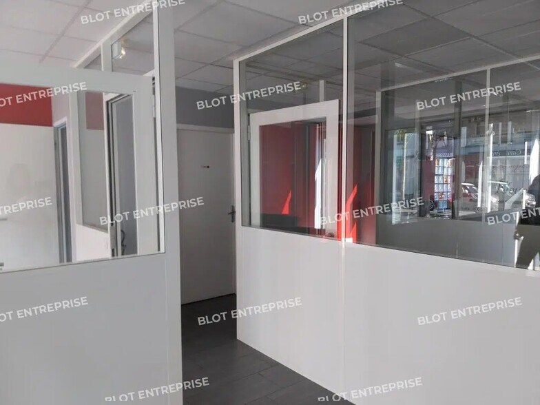Bureau dans Saint-Nazaire à louer - Photo de l’immeuble – Image 2 sur 8
