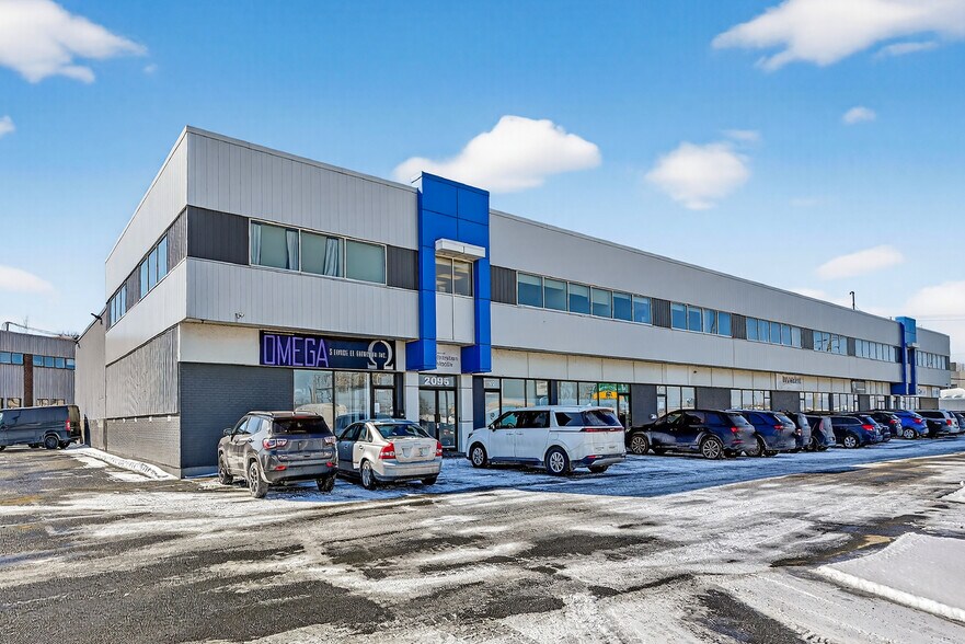 2095 Rue Frank-Carrel, Québec, QC à vendre - Photo de l’immeuble – Image 2 sur 12