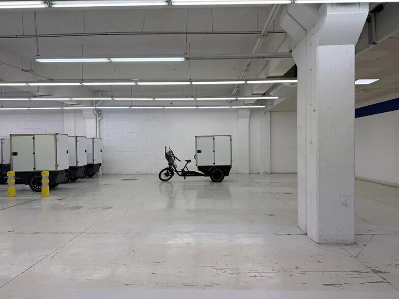 Industriel/Logistique dans Marseille à louer - Photo intérieure – Image 2 sur 6