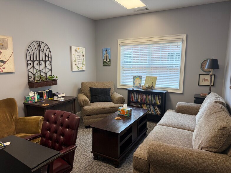 3237 S Cherokee Ln, Woodstock, GA à vendre - Photo de l’immeuble – Image 2 sur 7