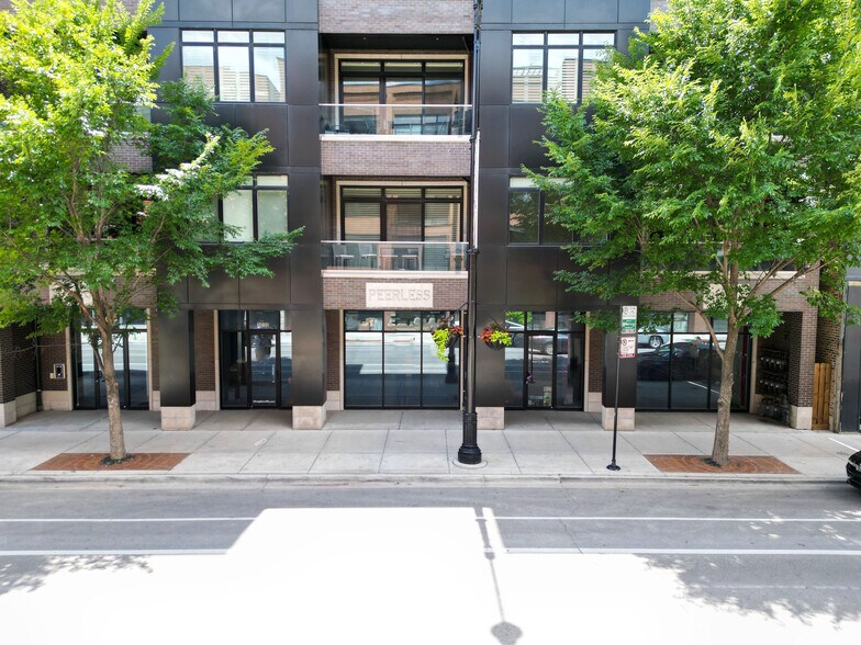 3030 N Lincoln Ave, Chicago, IL à louer - Photo de l’immeuble – Image 3 sur 7