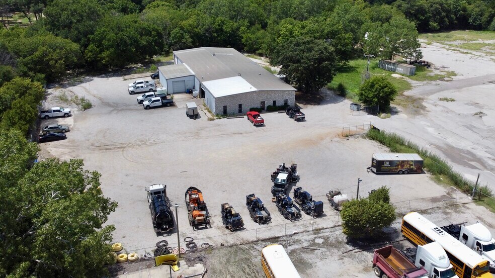 621 Industrial Dr, Ardmore, OK à louer - Photo de l’immeuble – Image 3 sur 22