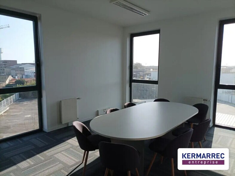 Bureau dans Saint-Sébastien-sur-Loire à vendre - Photo de l’immeuble – Image 1 sur 9