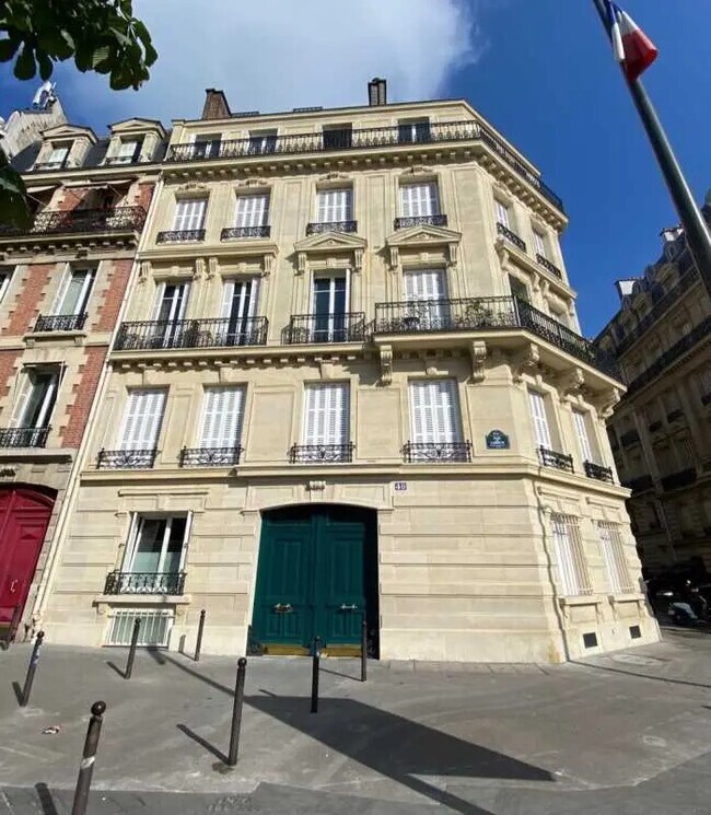 Plus de détails pour Local d’activités à vendre