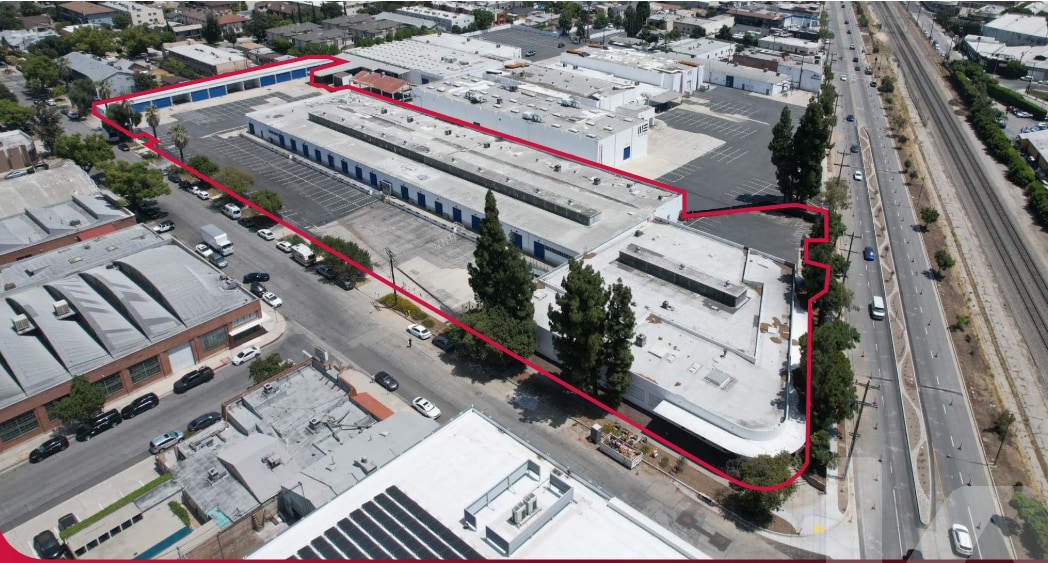 Griffith Business Park portefeuille de 9 biens à vendre sur LoopNet.fr Photo principale– Image 1 sur 29