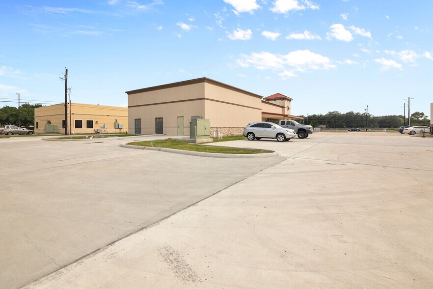 6202 Nursery Dr, Victoria, TX à vendre - Photo de l’immeuble – Image 3 sur 25