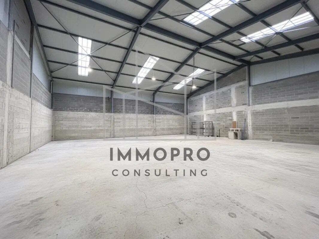 Local d’activités dans Saint-Étienne-du-Rouvray à louer Photo de l’immeuble– Image 1 sur 3