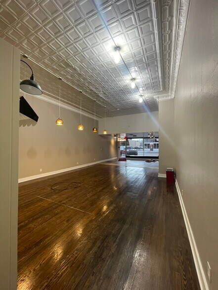 522 S Main St, Elkhart, IN à louer - Photo de l’immeuble – Image 2 sur 23