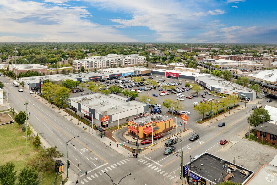 800 N Kedzie Ave, Chicago, IL à louer - Aérien – Image 3 sur 17