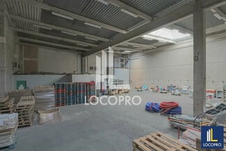 Plus de détails pour Local d'activités à louer