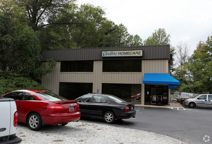 1136 Grove Rd, Greenville, SC à louer - Photo de l’immeuble – Image 3 sur 7