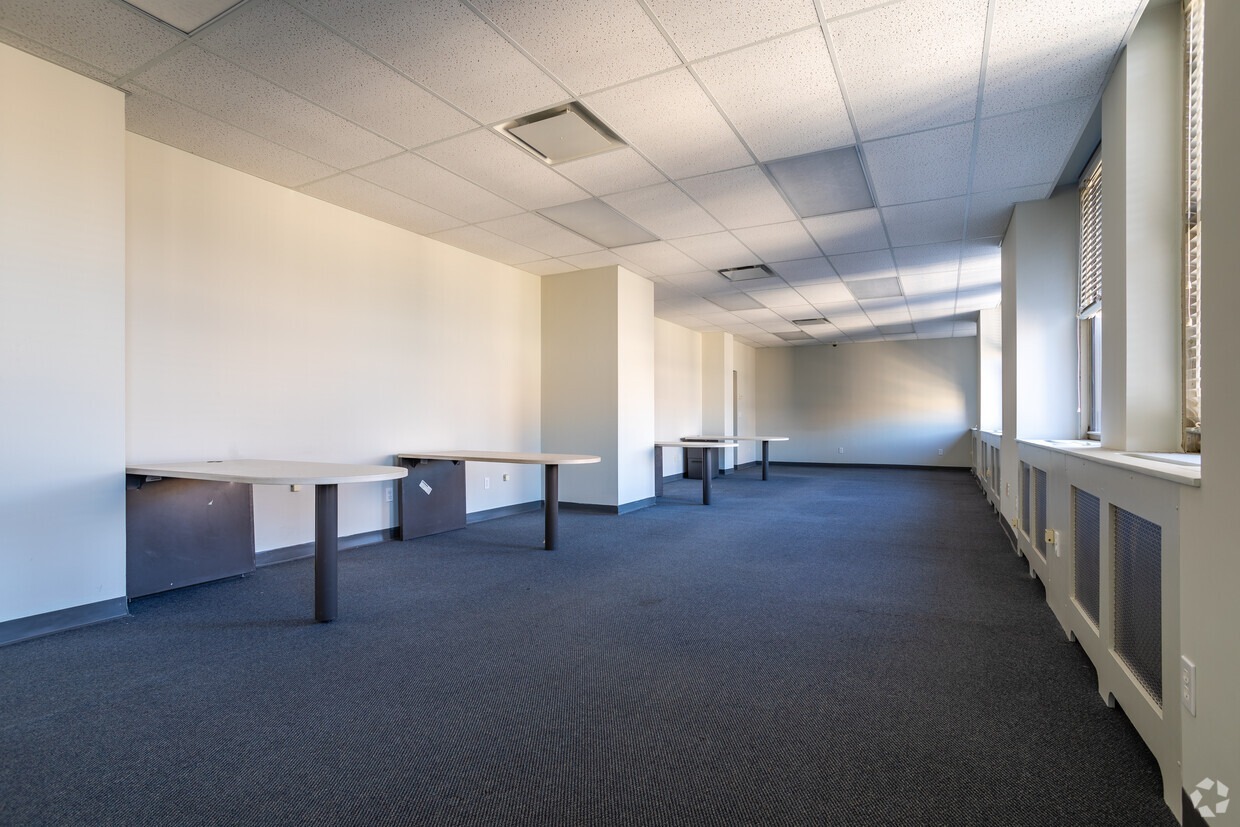 90-04 161st St, Jamaica, NY à louer Photo intérieure– Image 1 sur 4