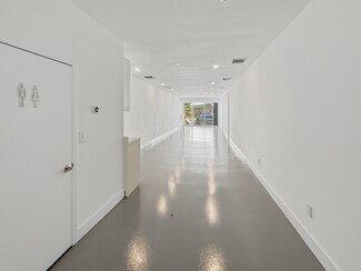 Plus de détails pour 18014-18016 Ventura Blvd, Encino, CA - Local commercial à louer