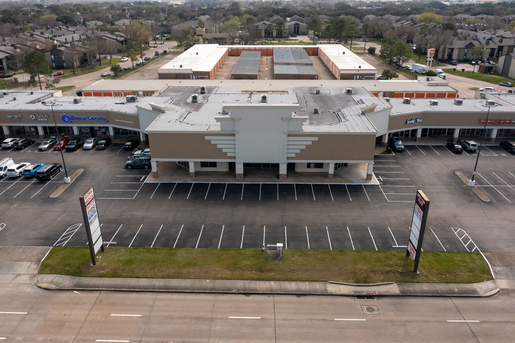 13711 Westheimer Rd, Houston, TX à louer Photo de l’immeuble– Image 1 sur 5