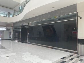 9301 Tampa Ave, Northridge, CA à louer Photo intérieure– Image 1 sur 1