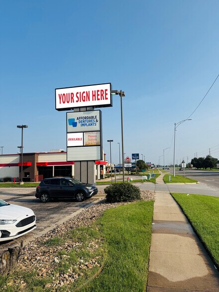 3411 N Rock Rd, Wichita, KS à louer - Autre – Image 2 sur 3