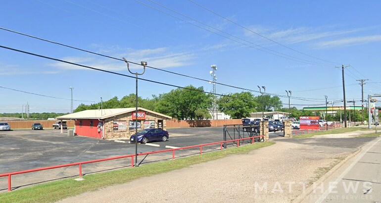1201 S Kaufman St, Ennis, TX à vendre - Photo de l’immeuble – Image 2 sur 3