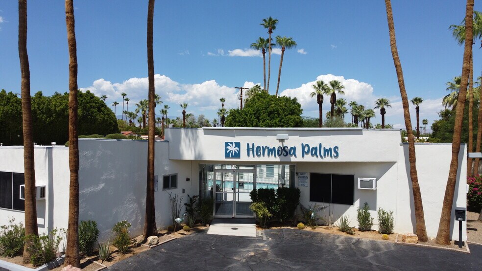 588 E Mel Ave, Palm Springs, CA à vendre - Photo de l’immeuble – Image 2 sur 20