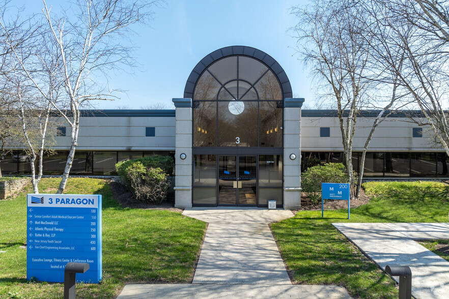 100 Willowbrook Rd, Freehold, NJ à louer - Photo de l’immeuble – Image 2 sur 18