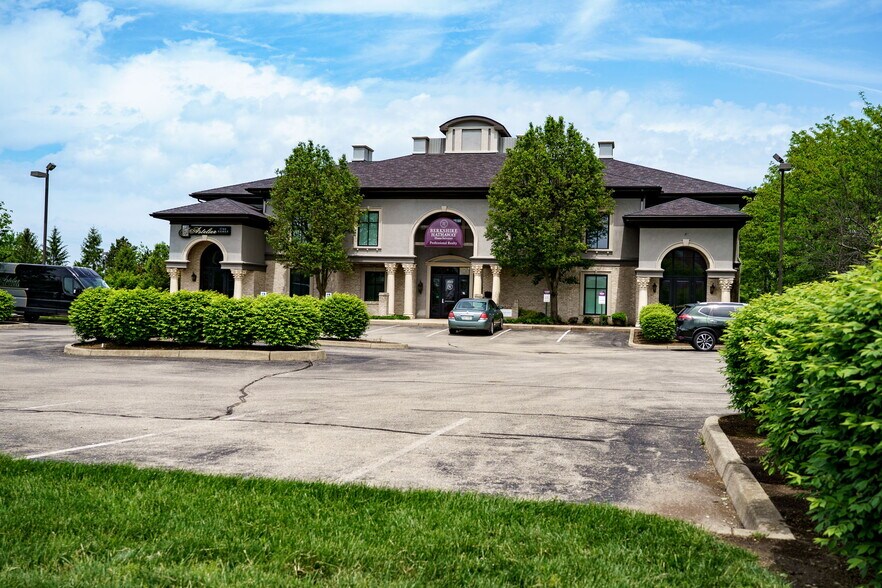 2496 Commons Blvd, Dayton, OH à vendre - Photo de l’immeuble – Image 2 sur 14