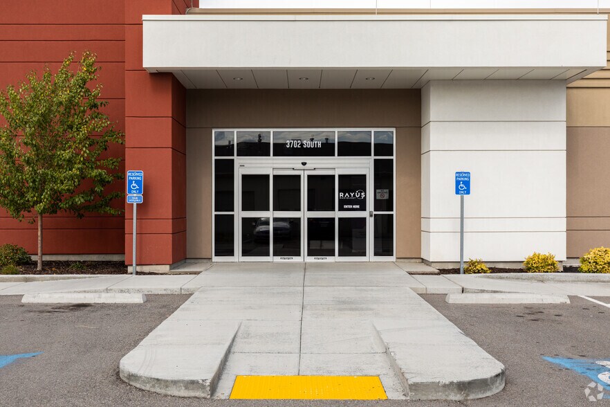 3702 S State St, South Salt Lake, UT à louer - Photo de l’immeuble – Image 2 sur 4