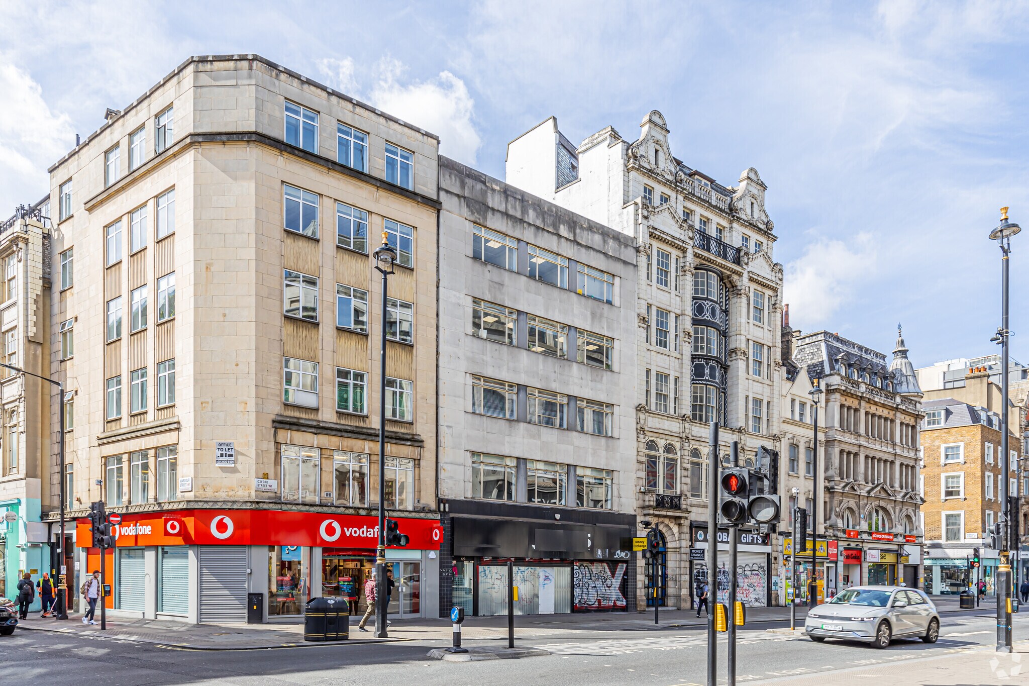 129-131 Oxford St, Londres à louer Photo de l’immeuble– Image 1 sur 5