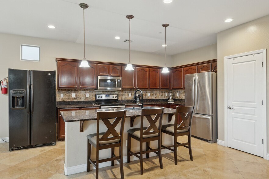 2123 W Maya Way, Phoenix, AZ à vendre - Photo de l’immeuble – Image 2 sur 19