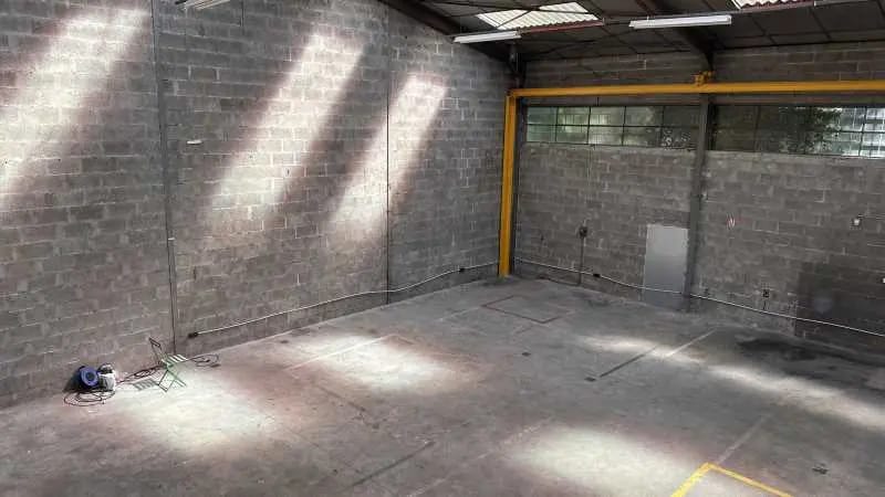 Local d'activités dans Rillieux-la-Pape à vendre - Photo de l’immeuble – Image 3 sur 8