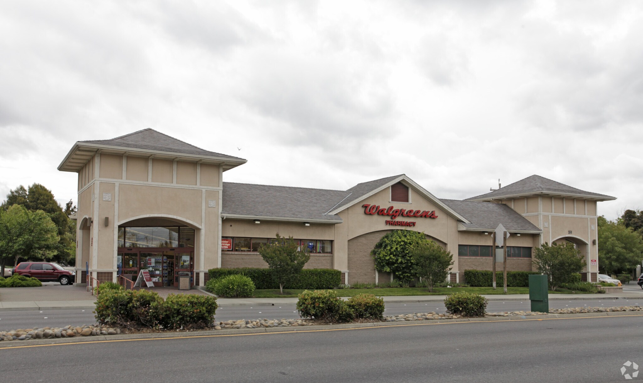 164 W Jackson St, Hayward, CA à louer Photo principale– Image 1 sur 8